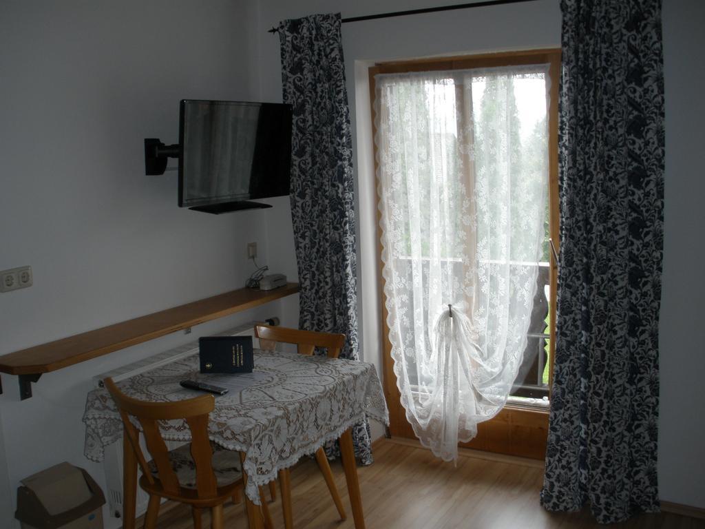 Alpengasthof Zur Loisach Hotel Grossweil Habitación foto