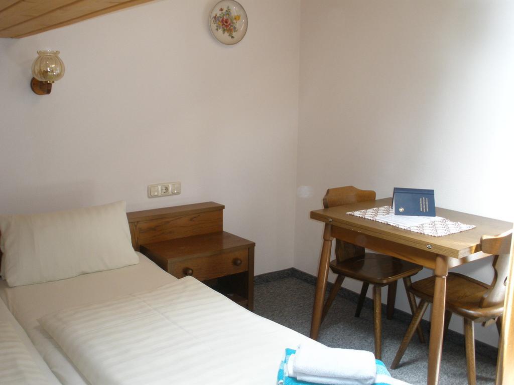 Alpengasthof Zur Loisach Hotel Grossweil Habitación foto