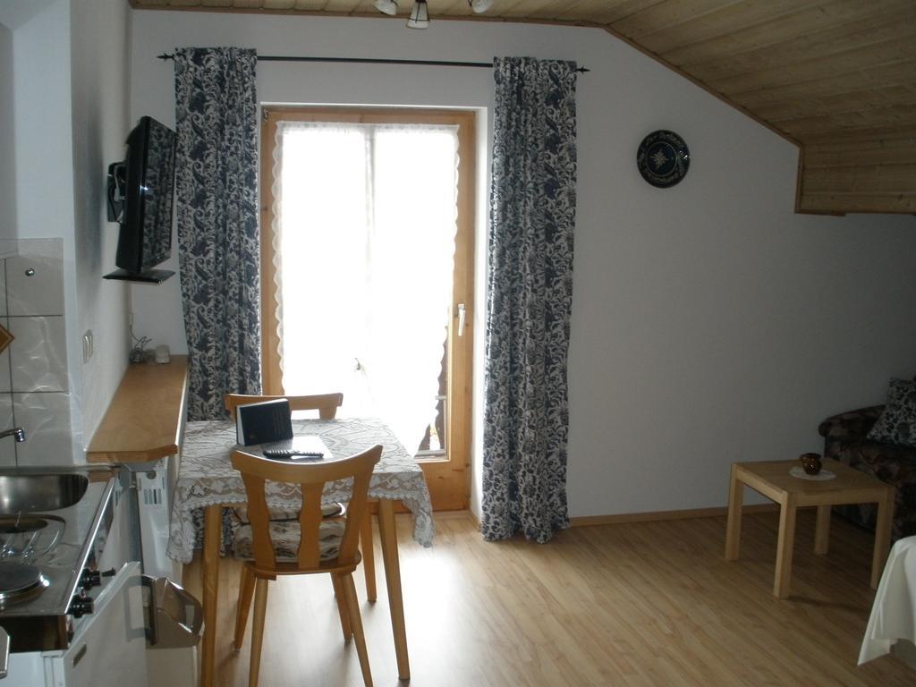 Alpengasthof Zur Loisach Hotel Grossweil Habitación foto