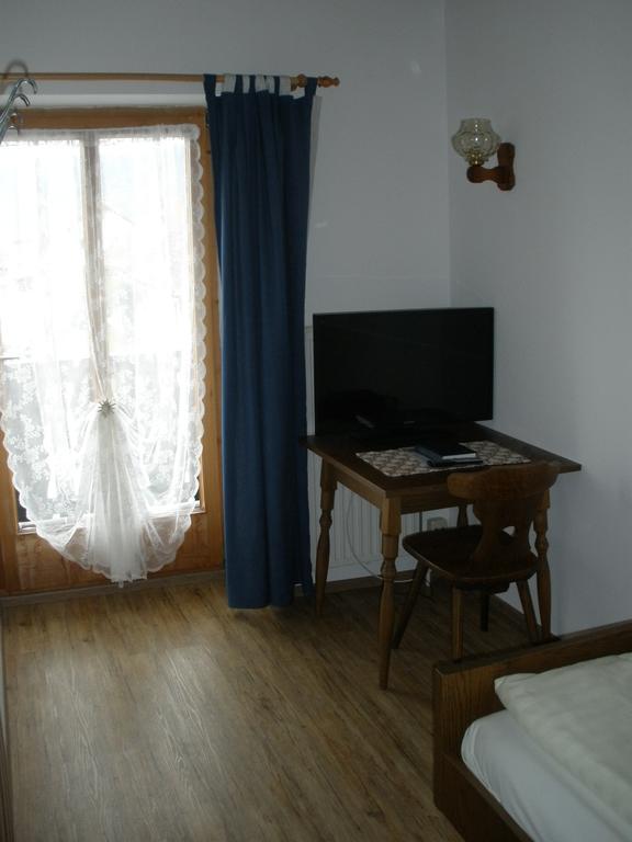 Alpengasthof Zur Loisach Hotel Grossweil Habitación foto