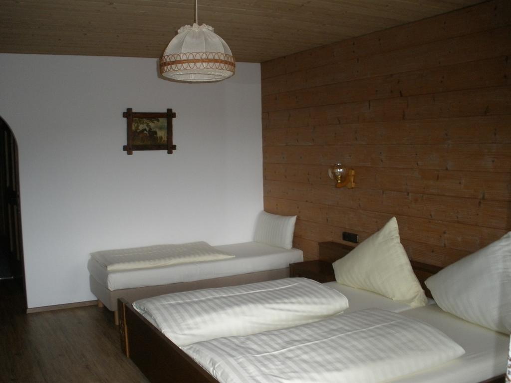 Alpengasthof Zur Loisach Hotel Grossweil Habitación foto