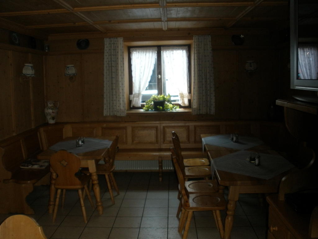 Alpengasthof Zur Loisach Hotel Grossweil Exterior foto